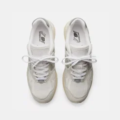 New Balance Made In UK 991v2 Wind Chime & White Frozen Dew